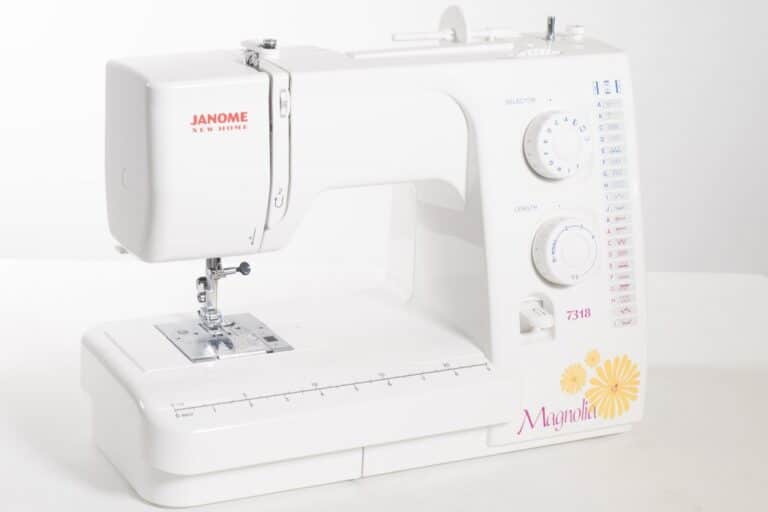 Janome Magnolia 7318 Sewing Machine Review
